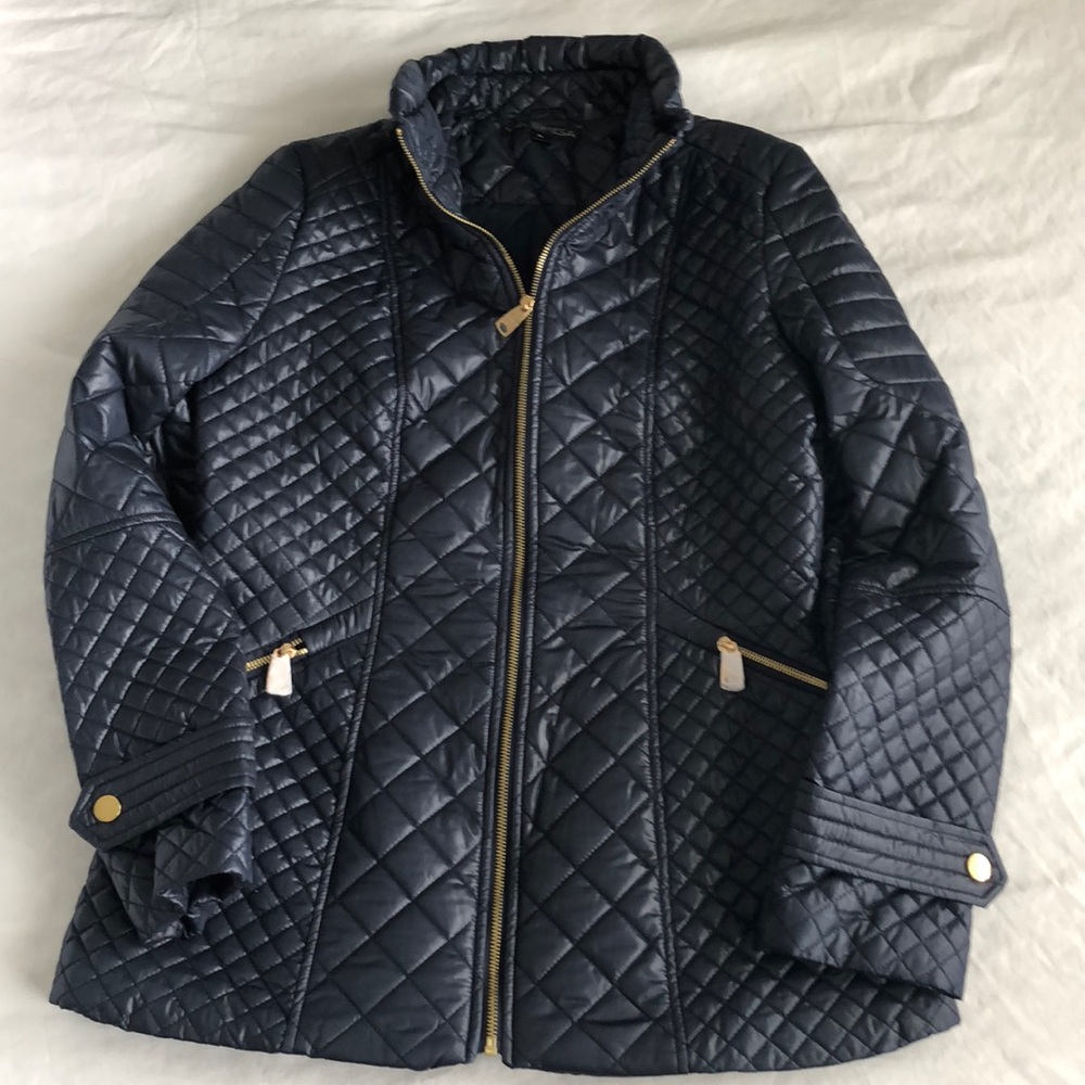 New without tag Navy quilted jacket